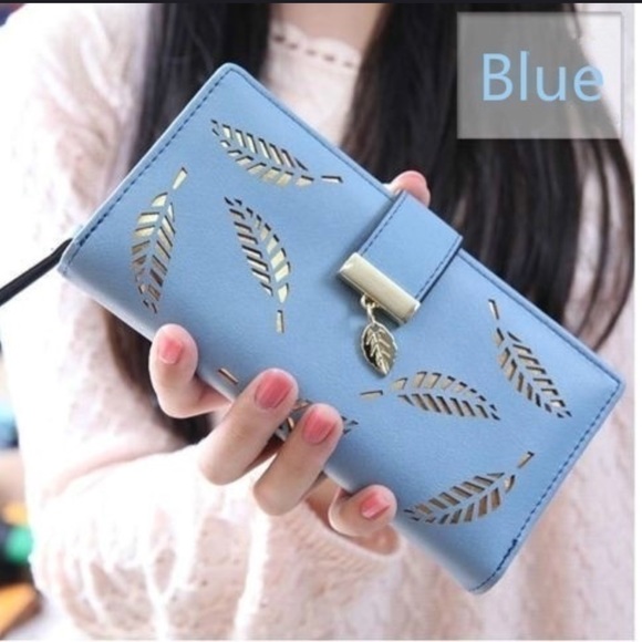 PERFORATED LEAF WALLET - Picture 2 of 7